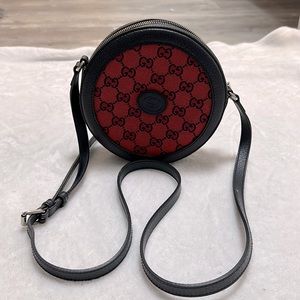 GG Interlocking G-Patch round crossbody/shoulder bag . 52 love limited edition